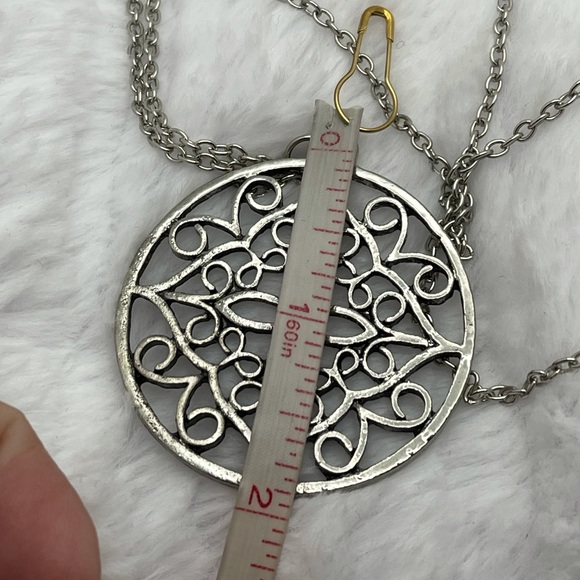 Medallion Pendant Long Silver Tone Necklace - Picture 10 of 12